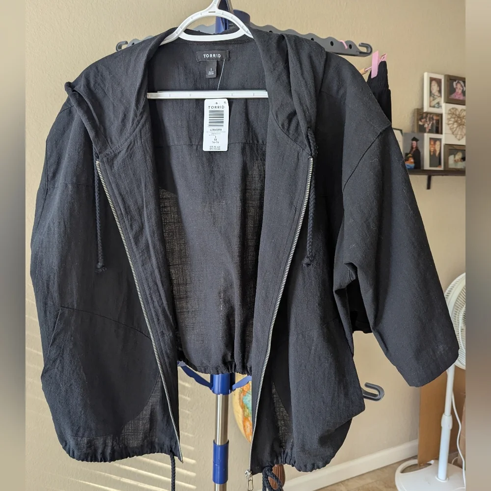 NWT Cropped Zip-Up Hoodie 1X - Picture 10 of 10